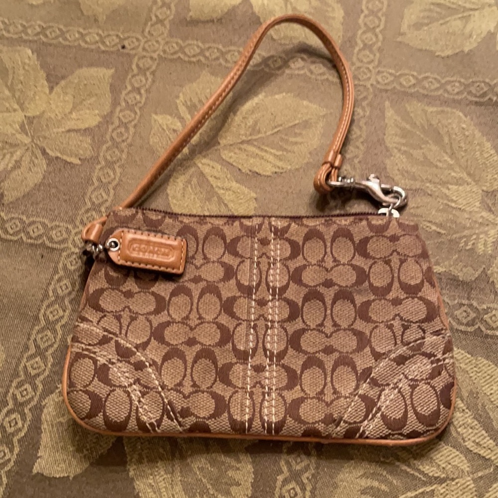 Coach wristlet - Picture 2 of 5